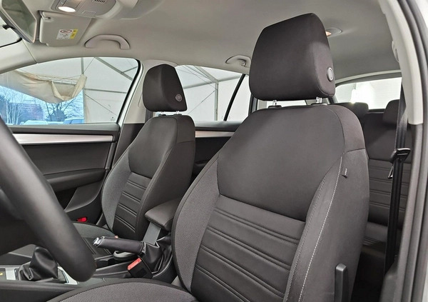 Skoda Octavia cena 63500 przebieg: 102129, rok produkcji 2019 z Milanówek małe 352